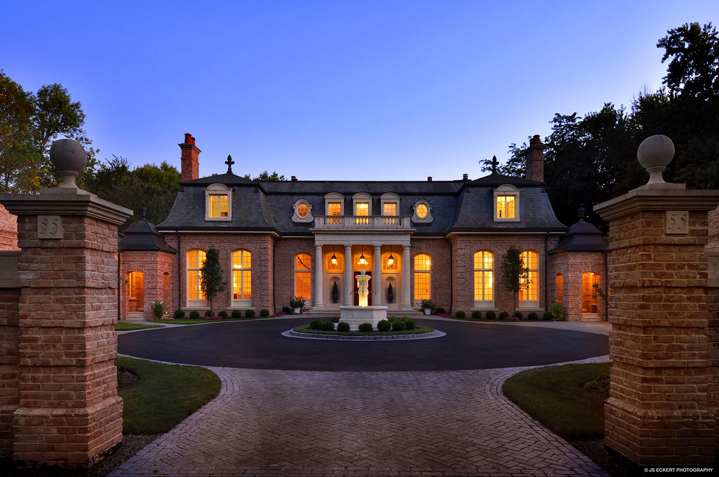 Liederbach & Graham: A Lake Forest Residence Entrance at Dusk