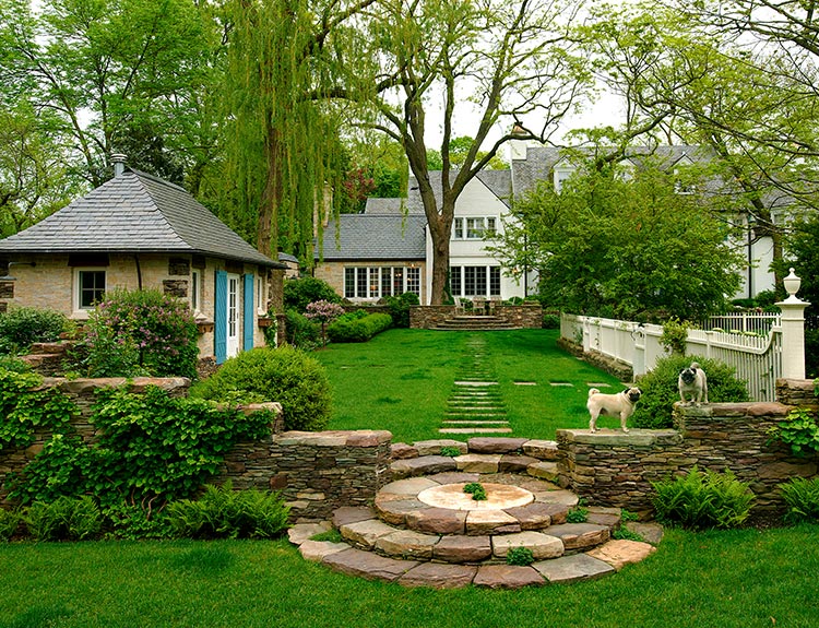 Liederbach & Graham: A Winnetka Renovation Grounds